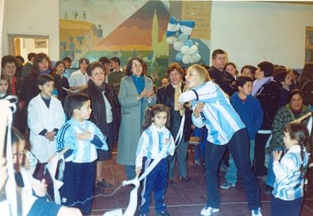 Escuela 175 - exibicion_con_cintas_argentinas